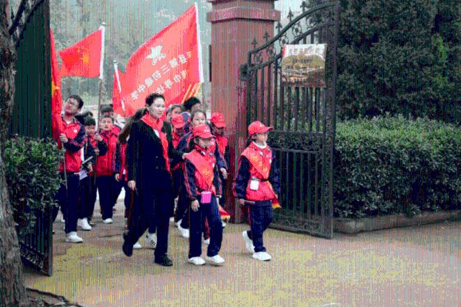 森迪穿越魔法学院